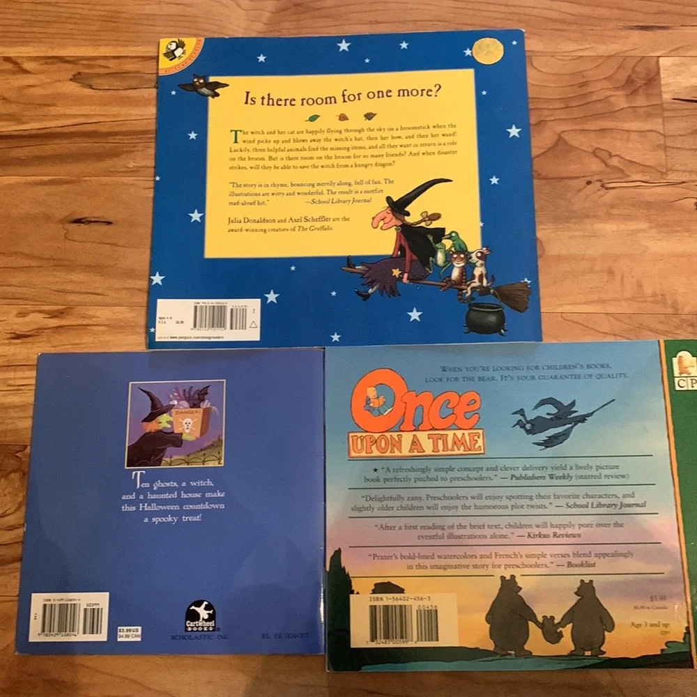 Lot of 3 picture books for children kids Halloween witch ghost witches theme EUC